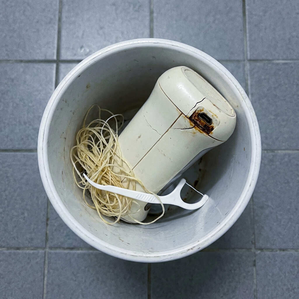 The problem with traditional flossing